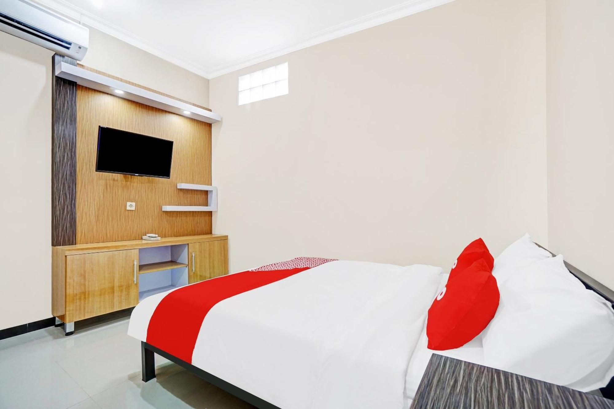 Avisha Guest House Syariah Malang Extérieur photo