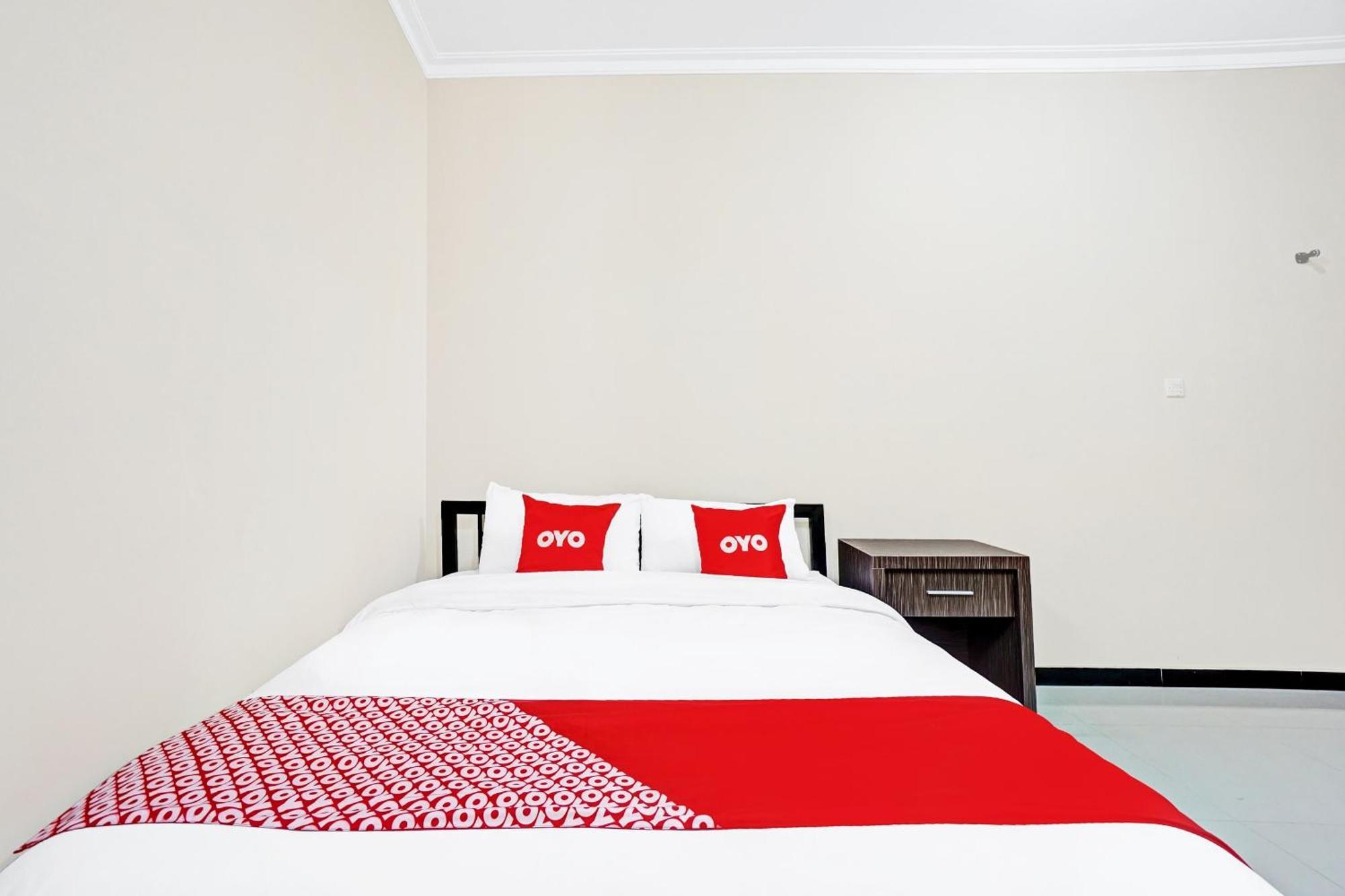 Avisha Guest House Syariah Malang Extérieur photo
