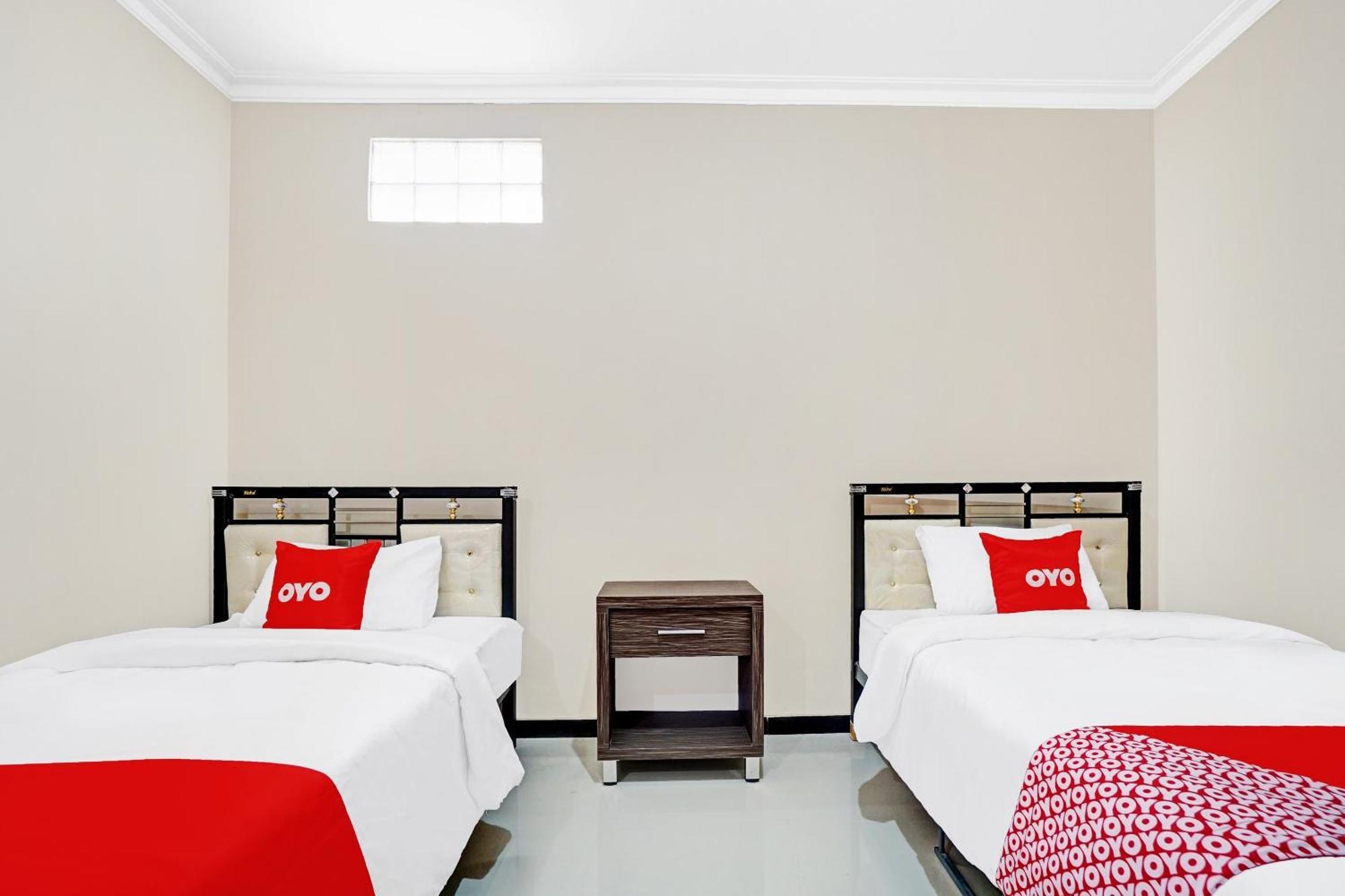 Avisha Guest House Syariah Malang Extérieur photo